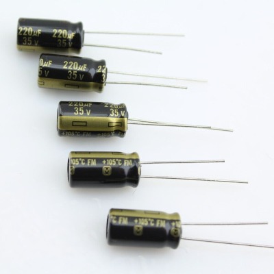 [RAW] 1 x Aluminum Electrolytic Capacitor 220uF 35V 20% 8X15mm Radial Panasonic - EEU-FC1V221L