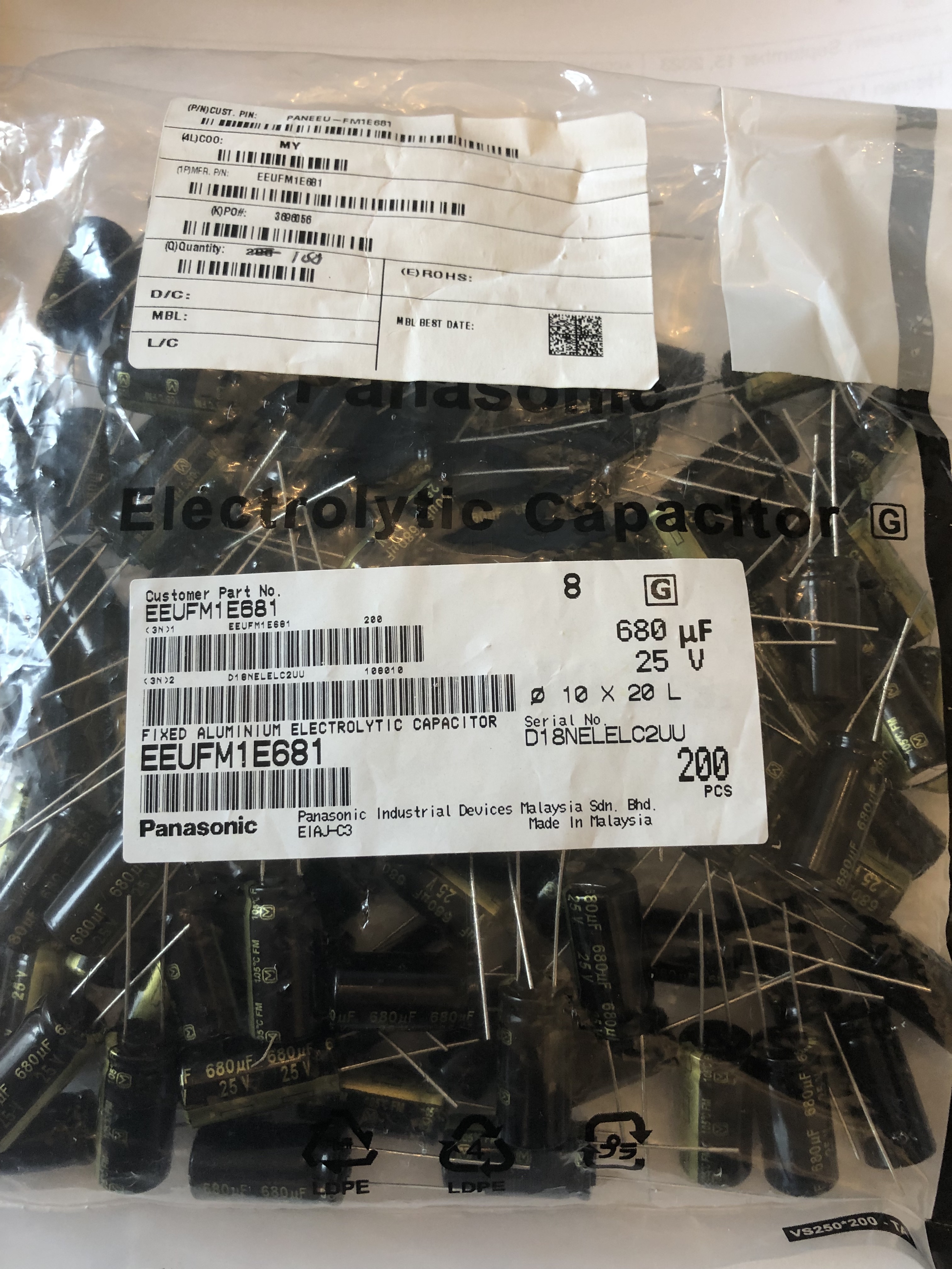 6 x Aluminum Electrolytic Capacitor 680uF 25V 20% 10x20mm FM Radial Panasonic - EEU-FM1E681 - Image 2